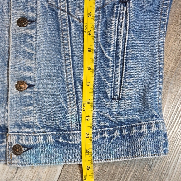 Levi's | Vintage 80's Type III Trucker Denim Jacket, Light Blue Washed, Patina - Picture 4 of 6